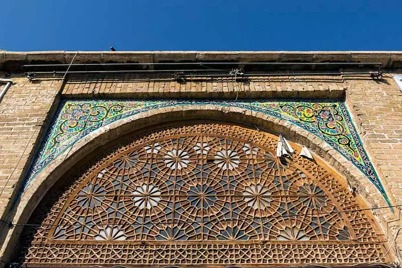 معماری سرای مشیر شیراز